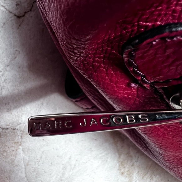 MARC JACOBS MERLOT COLORED BAG! The original MARC JACOBS. Retail over $600 - Picture 5 of 15